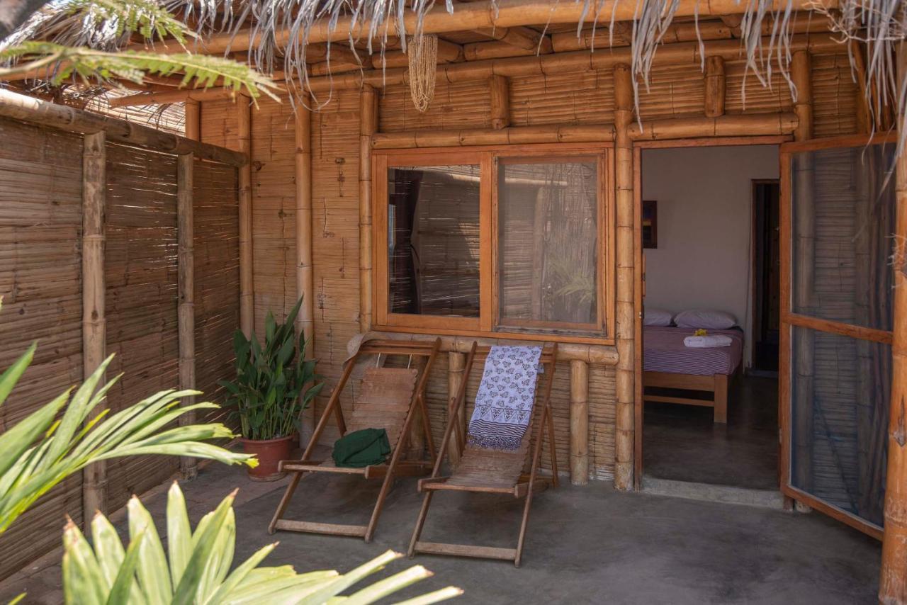Kasa Pelikanos Vichayito Exterior photo