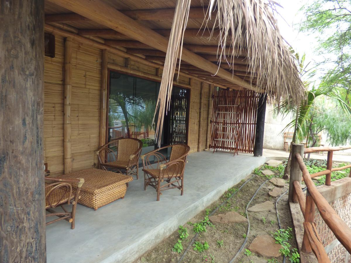 Kasa Pelikanos Vichayito Exterior photo
